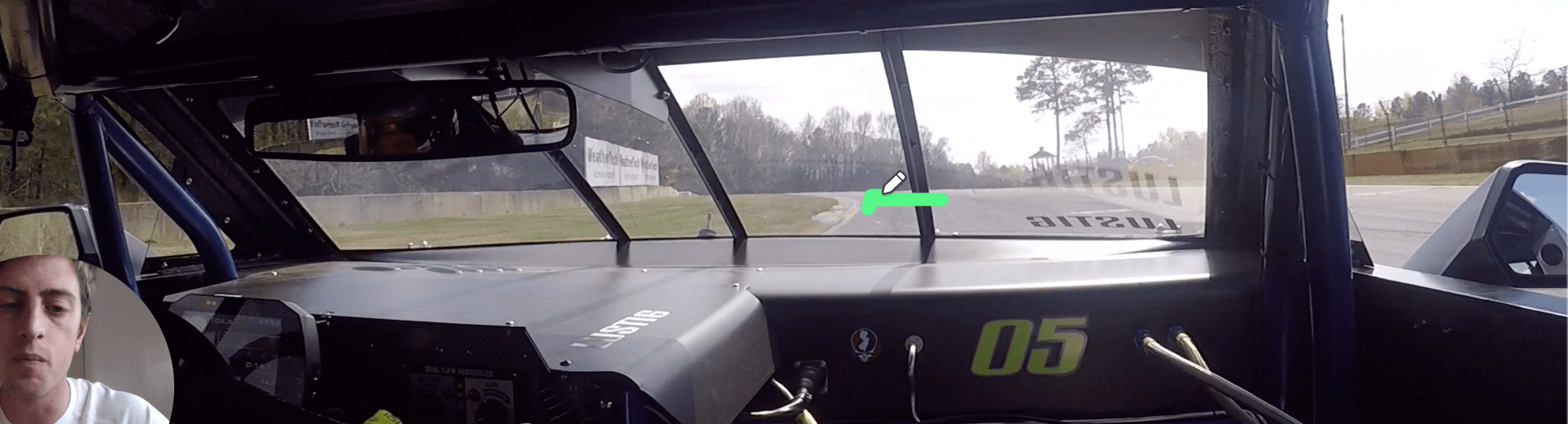 where racecar drivers should apex turn 3 at Road Atlanta